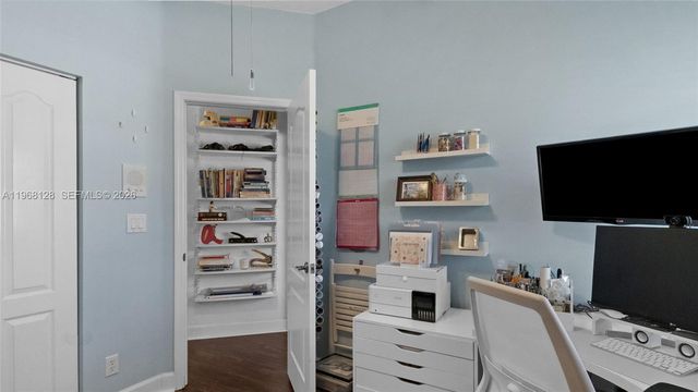 9768 NW 30th St, Doral, FL 33172