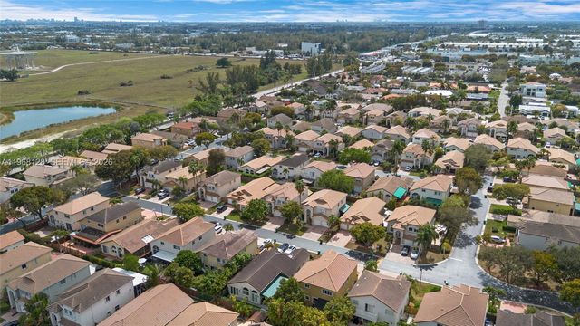 9768 NW 30th St, Doral, FL 33172