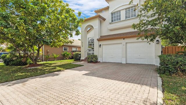 9768 NW 30th St, Doral, FL 33172