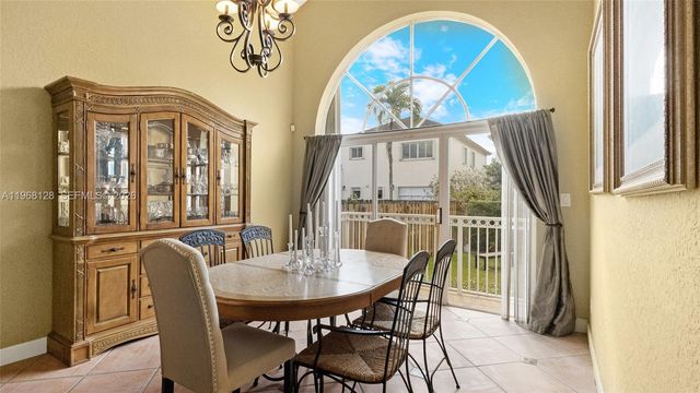 9768 NW 30th St, Doral, FL 33172