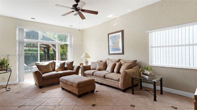 9768 NW 30th St, Doral, FL 33172