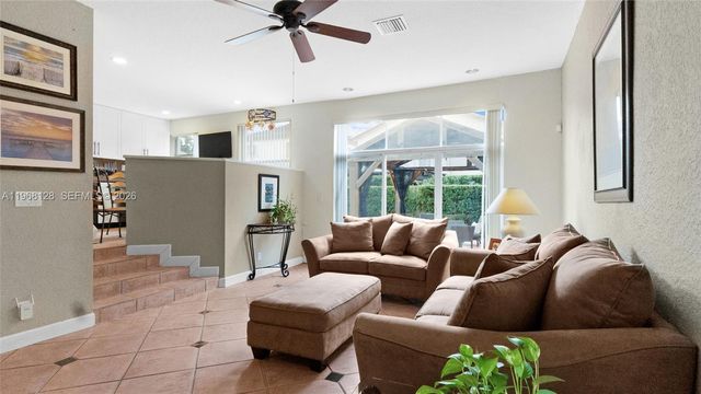 9768 NW 30th St, Doral, FL 33172