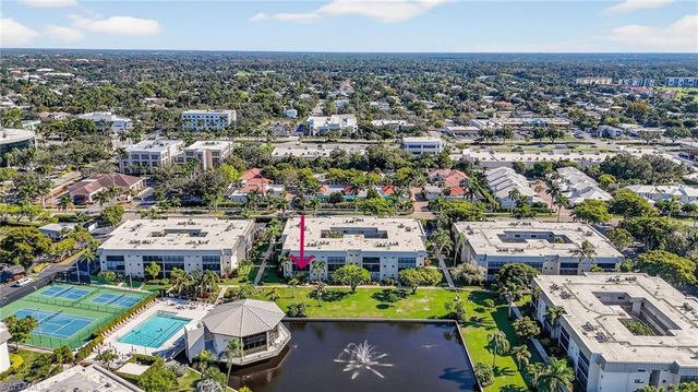 788 PARK SHORE DR # B22, Naples, FL 34103