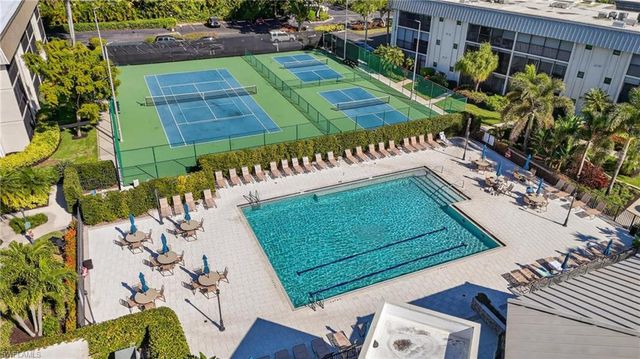 788 PARK SHORE DR # B22, Naples, FL 34103