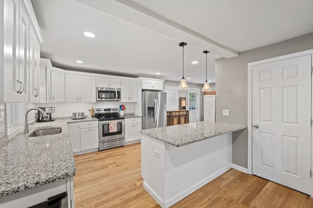 54 Maple St, West Boylston, MA 01583