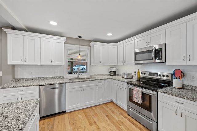 54 Maple St, West Boylston, MA 01583