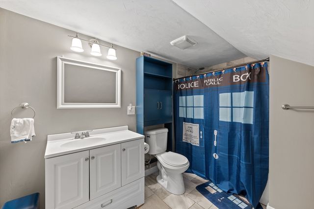 54 Maple St, West Boylston, MA 01583