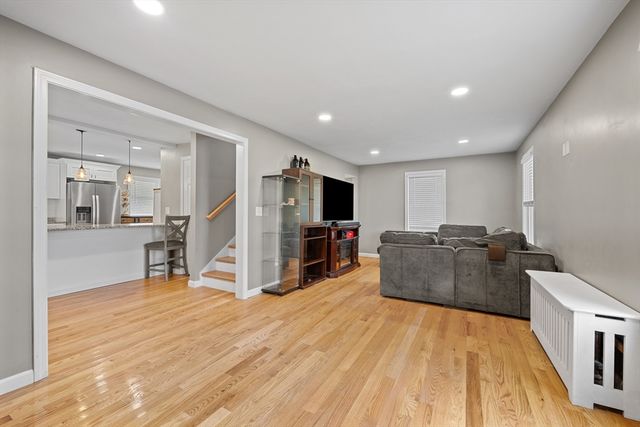 54 Maple St, West Boylston, MA 01583