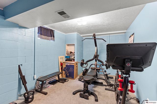 9481 N Spencer Street, Omaha, NE 68134