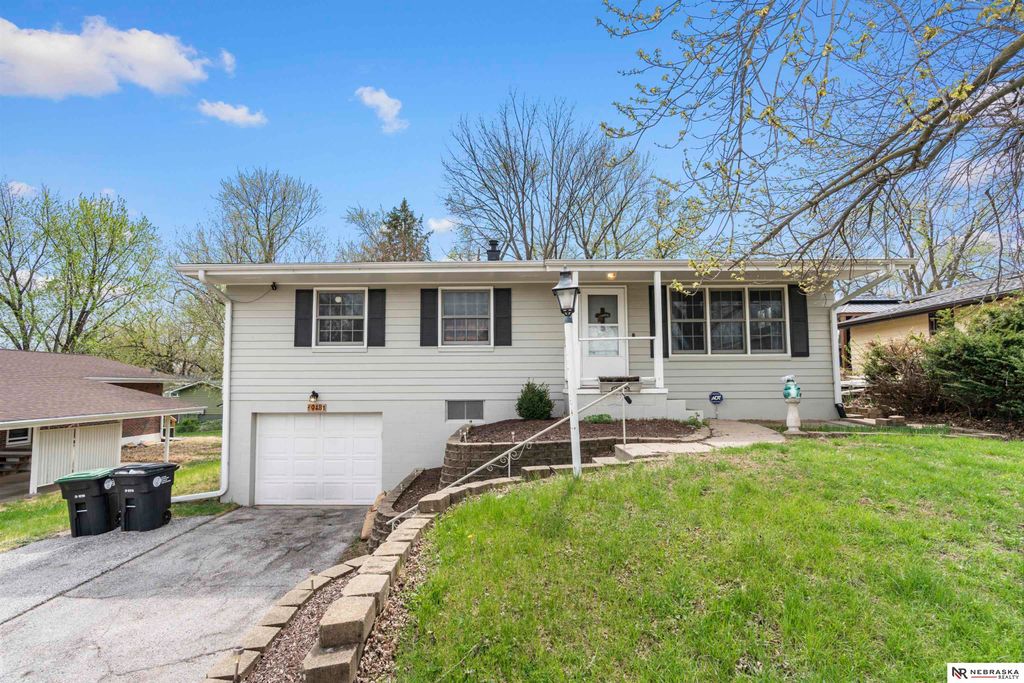 9481 N Spencer Street, Omaha, NE 68134