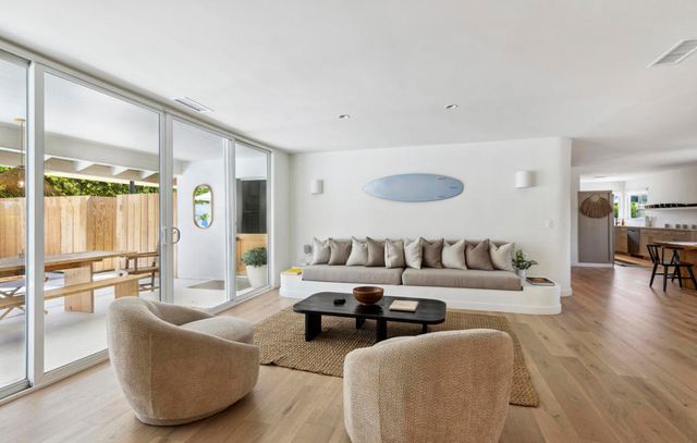 1190 E Buena Vista Drive, Palm Springs, CA 92262