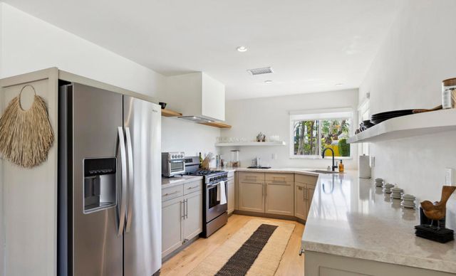 1190 E Buena Vista Drive, Palm Springs, CA 92262