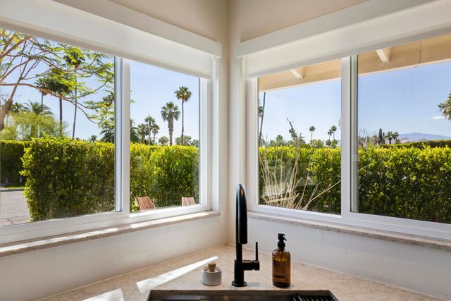 1190 E Buena Vista Drive, Palm Springs, CA 92262