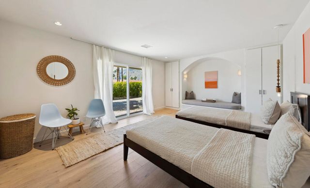 1190 E Buena Vista Drive, Palm Springs, CA 92262