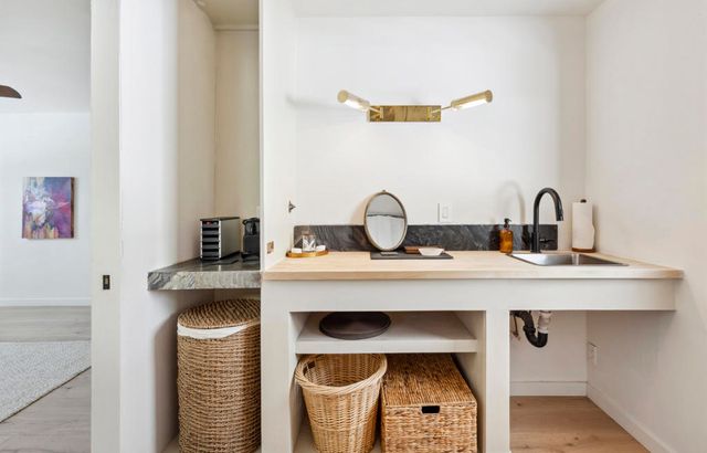 1190 E Buena Vista Drive, Palm Springs, CA 92262