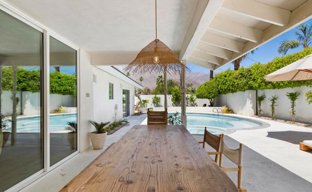 1190 E Buena Vista Drive, Palm Springs, CA 92262