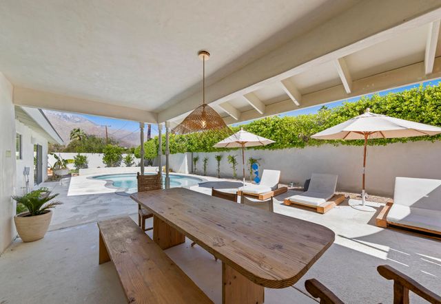 1190 E Buena Vista Drive, Palm Springs, CA 92262