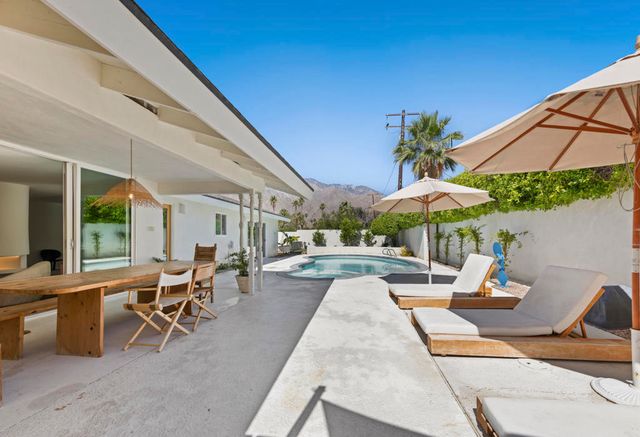 1190 E Buena Vista Drive, Palm Springs, CA 92262