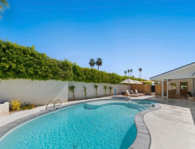 1190 E Buena Vista Drive, Palm Springs, CA 92262