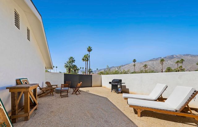 1190 E Buena Vista Drive, Palm Springs, CA 92262