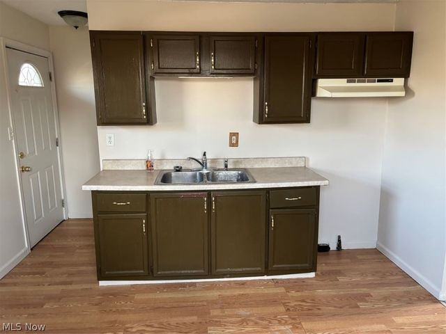 1820 Midway Avenue NE, Canton, OH 44705