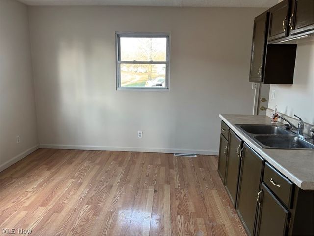 1820 Midway Avenue NE, Canton, OH 44705