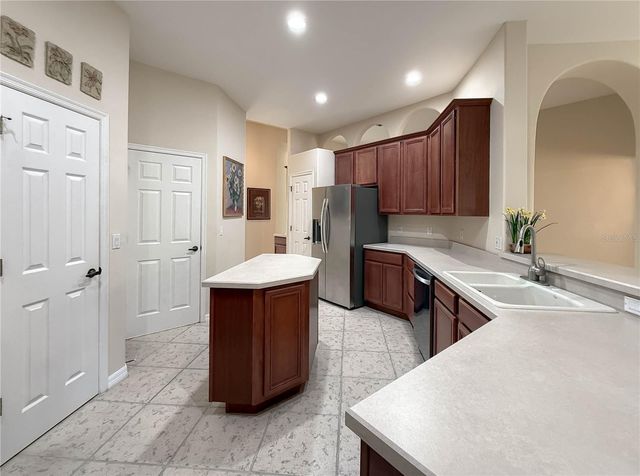 9800 MONTCLAIR CIRCLE, Apopka, FL 32703