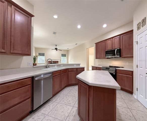 9800 MONTCLAIR CIRCLE, Apopka, FL 32703