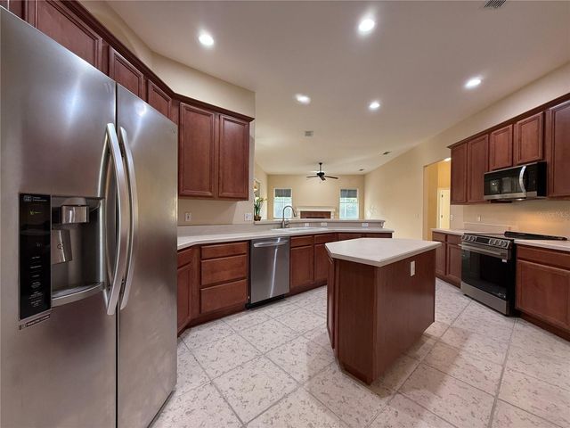 9800 MONTCLAIR CIRCLE, Apopka, FL 32703