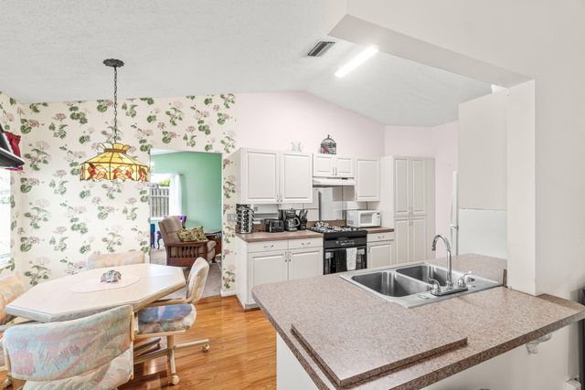 69 King Fisher Way, Boynton Beach, FL 33436