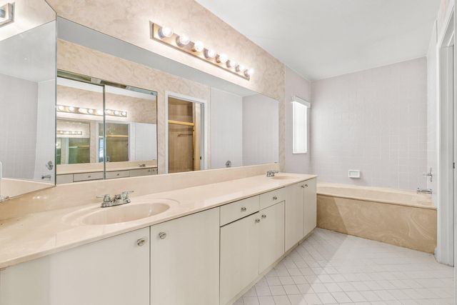 69 King Fisher Way, Boynton Beach, FL 33436