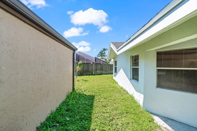 69 King Fisher Way, Boynton Beach, FL 33436