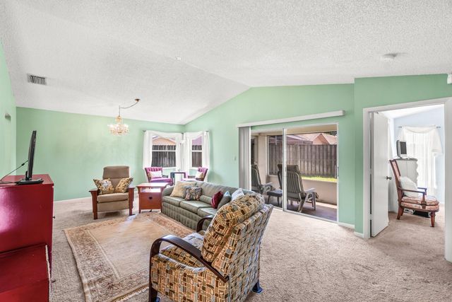 69 King Fisher Way, Boynton Beach, FL 33436