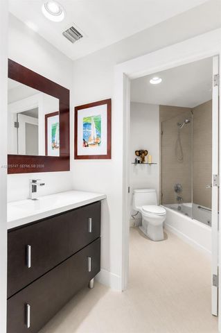 888 Brickell Key Dr 1002, Miami, FL 33131