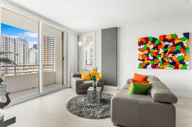 888 Brickell Key Dr 1002, Miami, FL 33131