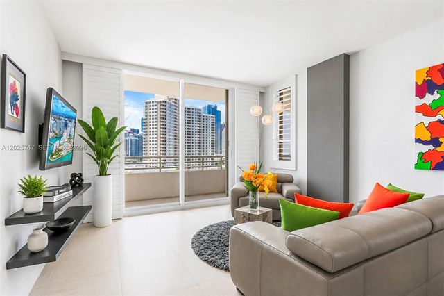 888 Brickell Key Dr 1002, Miami, FL 33131