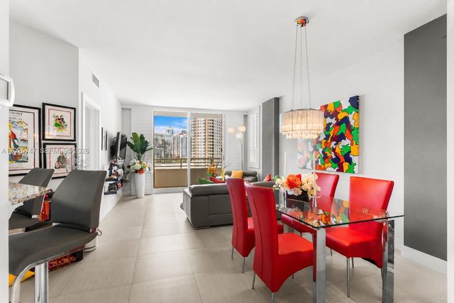 888 Brickell Key Dr 1002, Miami, FL 33131