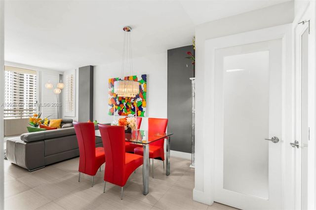 888 Brickell Key Dr 1002, Miami, FL 33131
