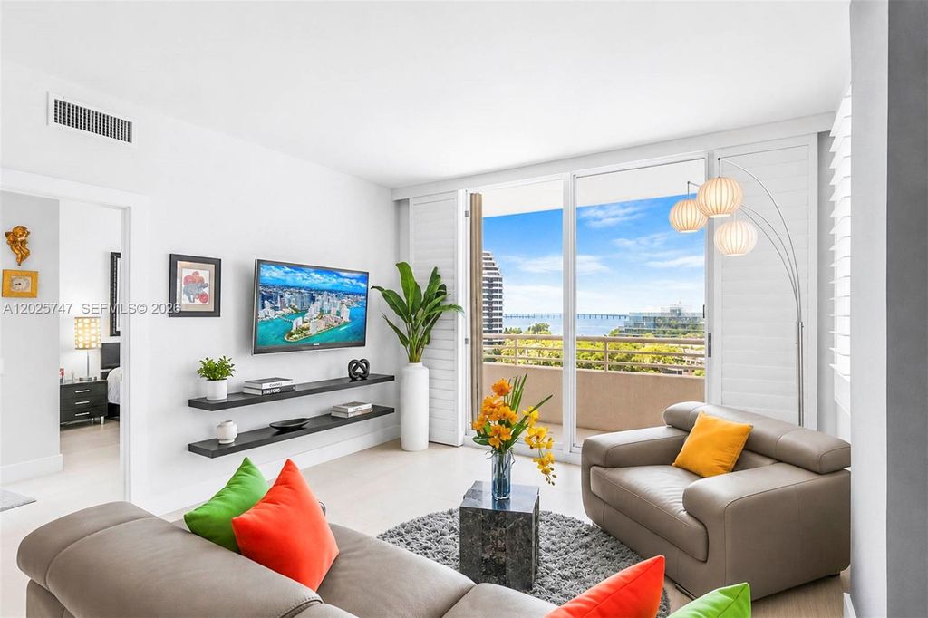 888 Brickell Key Dr 1002, Miami, FL 33131