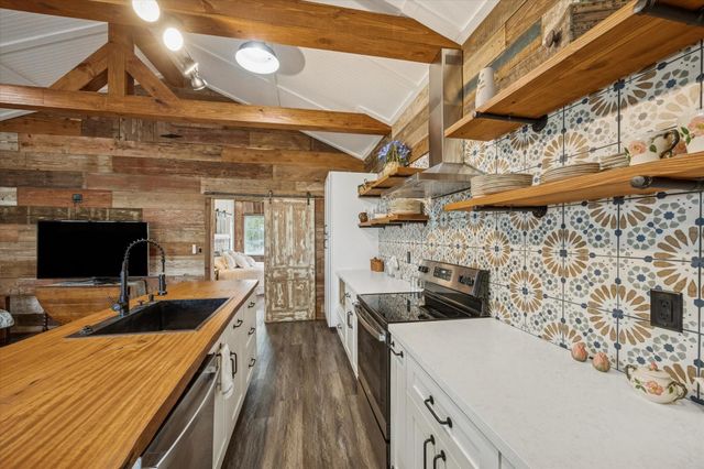 6602 Fm 390 West, Burton, TX 77835