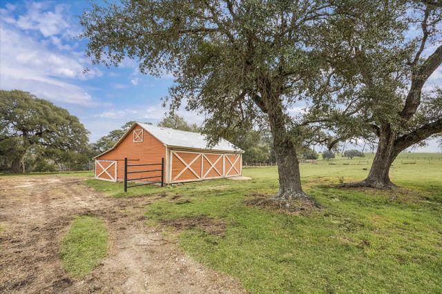 6602 Fm 390 West, Burton, TX 77835