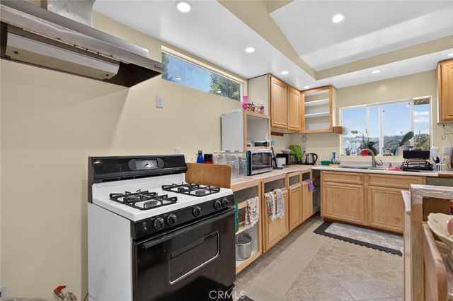 787 Terrace 49, Los Angeles, CA 90042