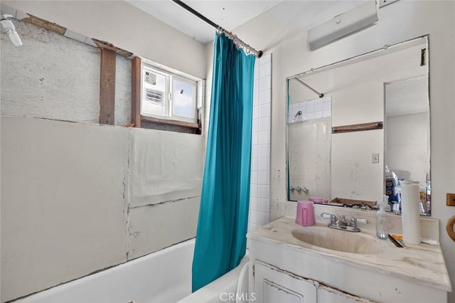 787 Terrace 49, Los Angeles, CA 90042