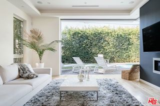 1723 S Durango Avenue, Los Angeles, CA 90035