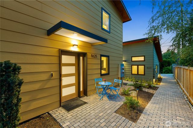 8625 30th Avenue SW, Seattle, WA 98126