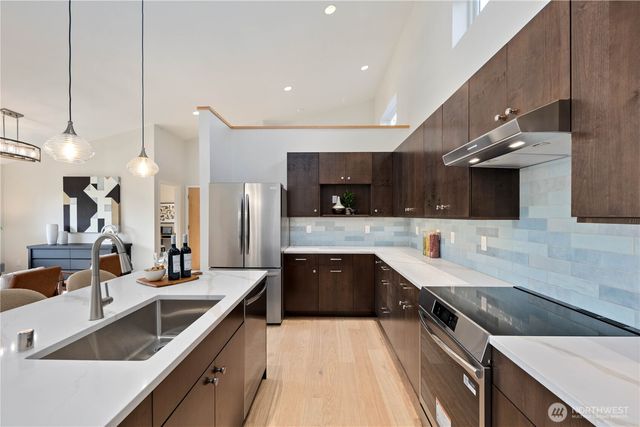 8625 30th Avenue SW, Seattle, WA 98126