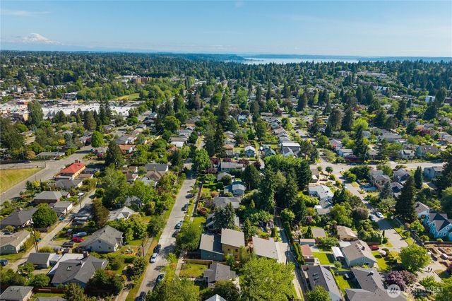 8625 30th Avenue SW, Seattle, WA 98126
