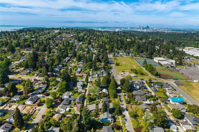 8625 30th Avenue SW, Seattle, WA 98126