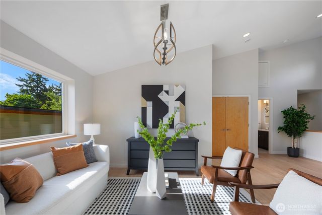 8625 30th Avenue SW, Seattle, WA 98126