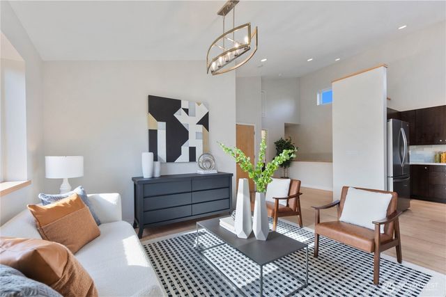 8625 30th Avenue SW, Seattle, WA 98126